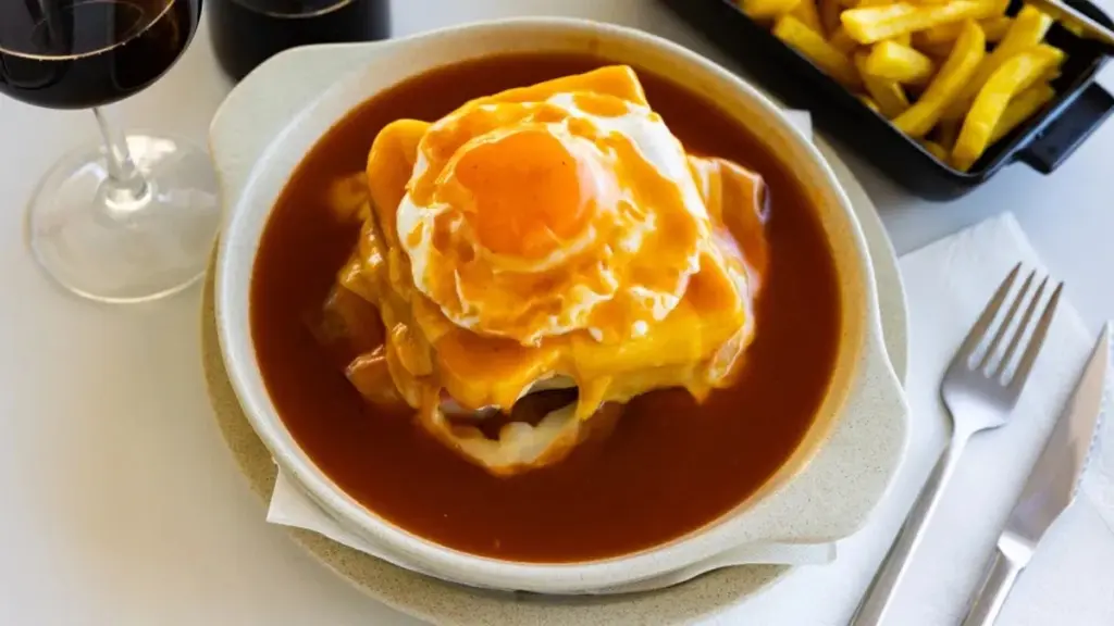 Hemlagad Francesinha: Joana Barrios Bästa Recept – Ett Kulinariskt Äventyr Du Inte Vill Missa!