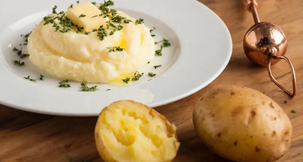 Glöm kokt potatis – så gör proffsen sin potatismos för snabbast och godast resultat