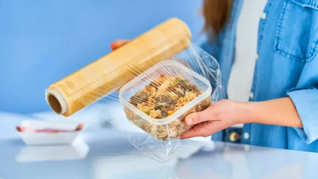 Plastbanddieten: Trenden som lovar viktminskning – men döljer faror