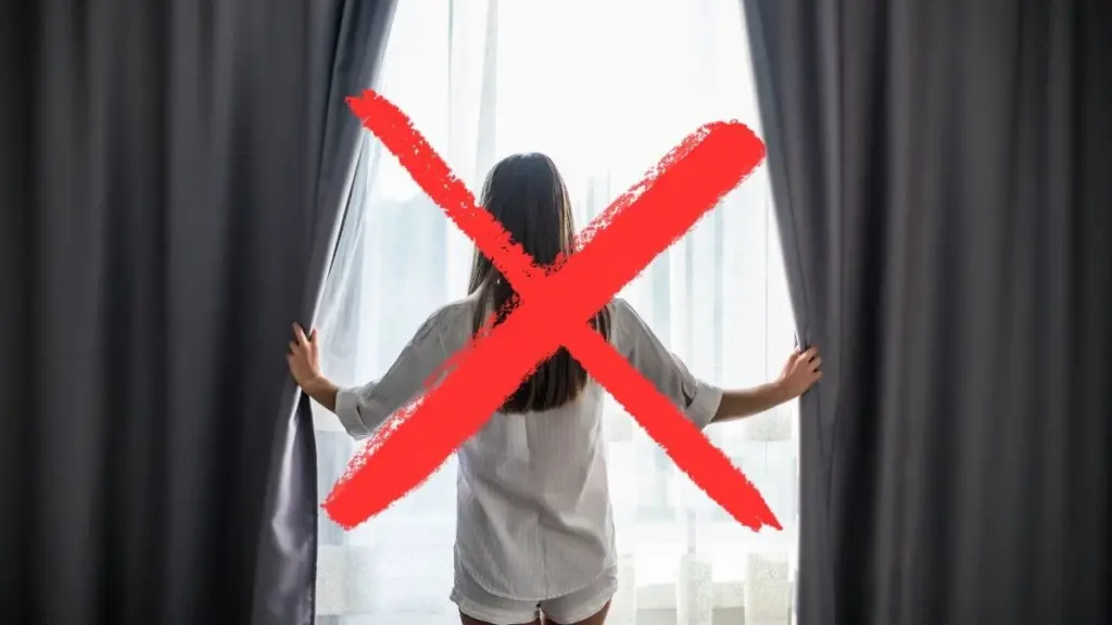 Sluta med vanliga mörkläggningsgardiner – denna smarta lösning sänker värmen och kostnaden