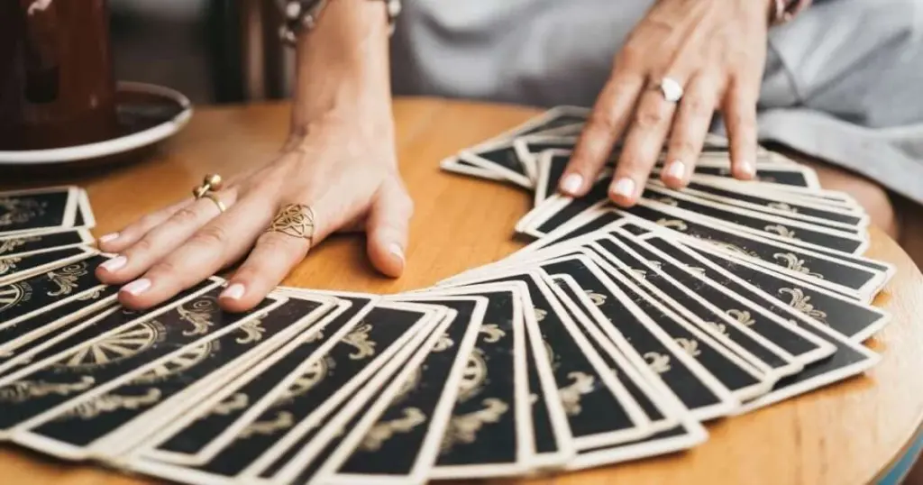 Tarot för 17 februari 2026: Din dagliga spådom för alla 12 stjärntecken
