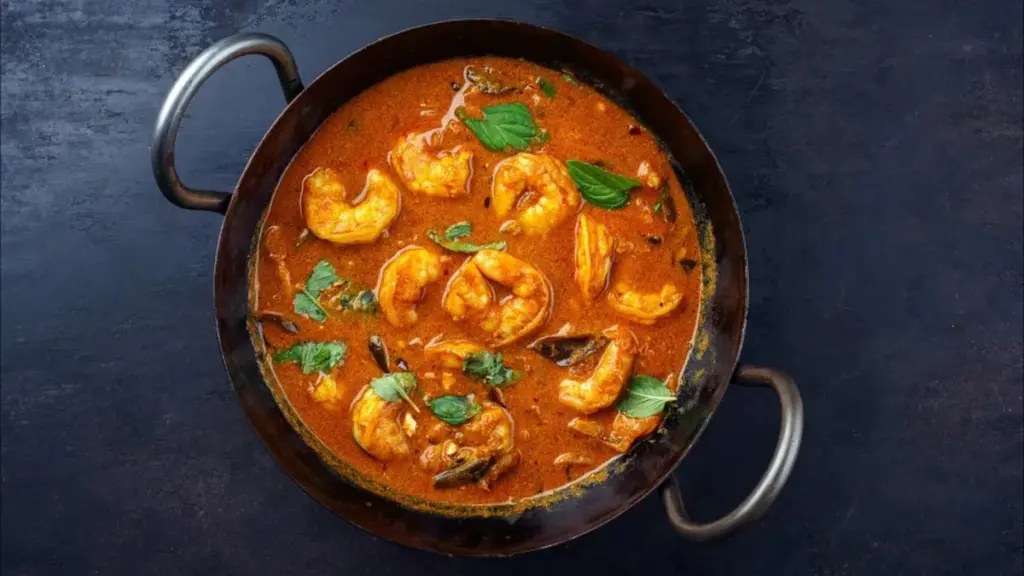 Prova tre tre nya räkrecept: en kryddig curry, en honungsglaserad delikatess och en elegant svart spaghetti.